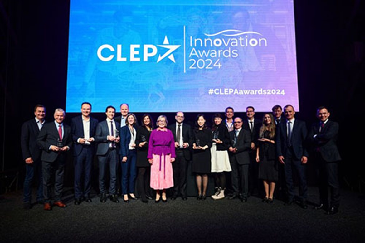 Team receiving CLEPA award 